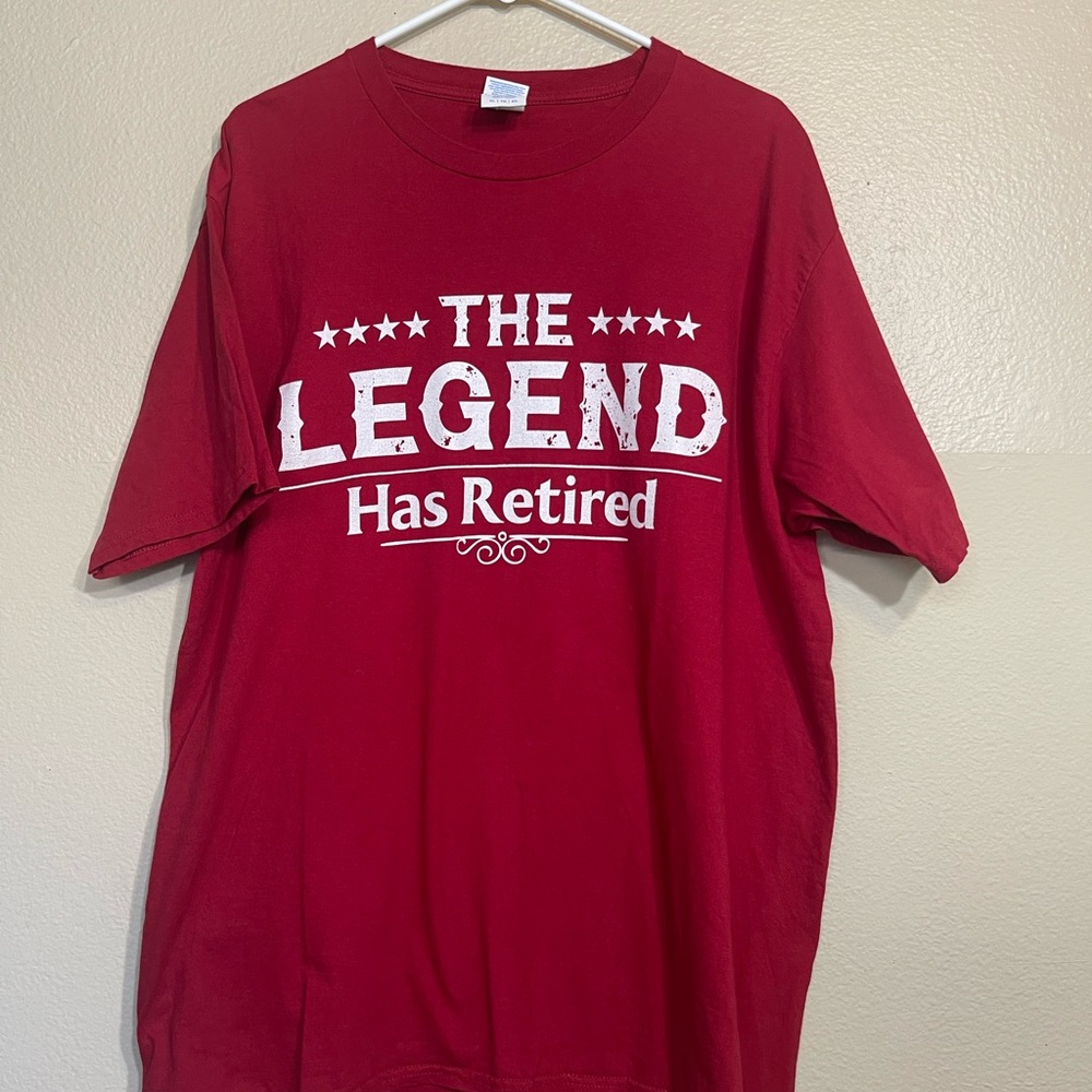 Men’s gift Graphic T-Shirt “the Legend has retired “ XL